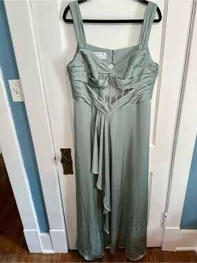 NWT Azazie Kendall x Kylie Floor-Length Corset Bodice Dress in Agave (18)